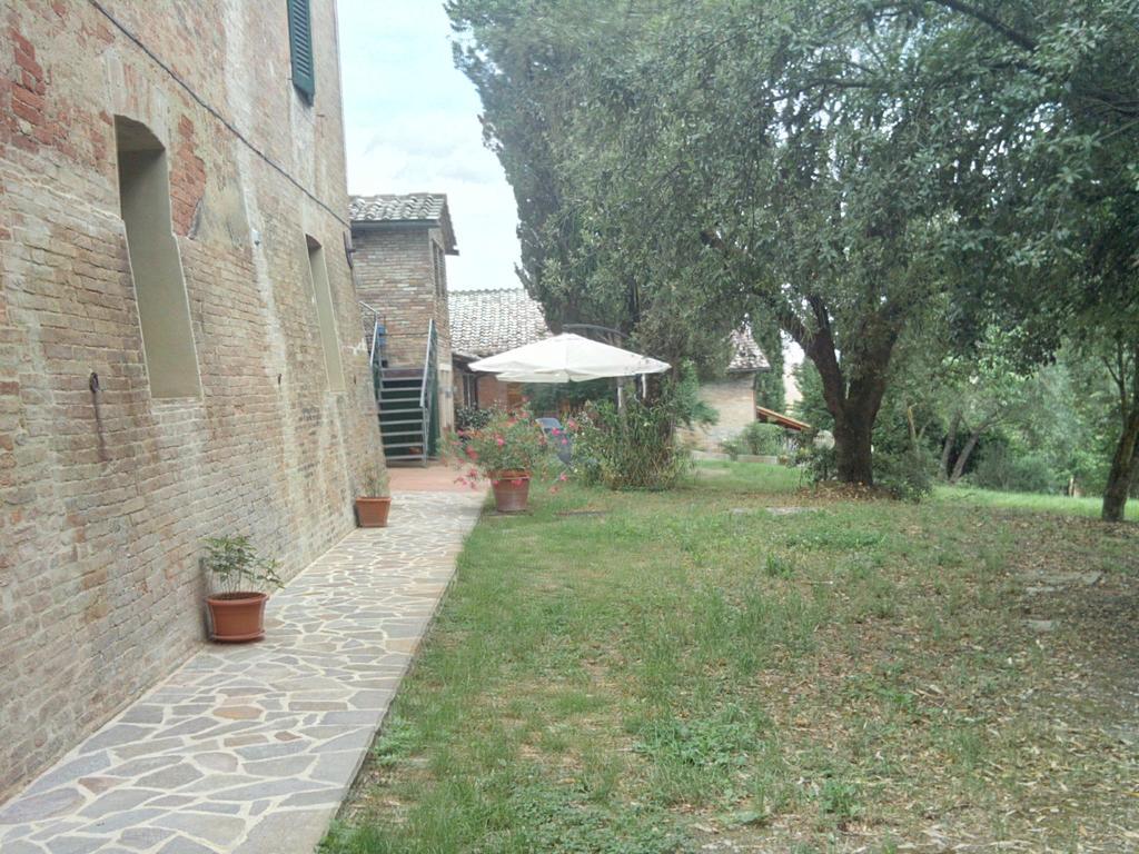 Agriturismo La Torre Di Monsindoli Сиена Экстерьер фото