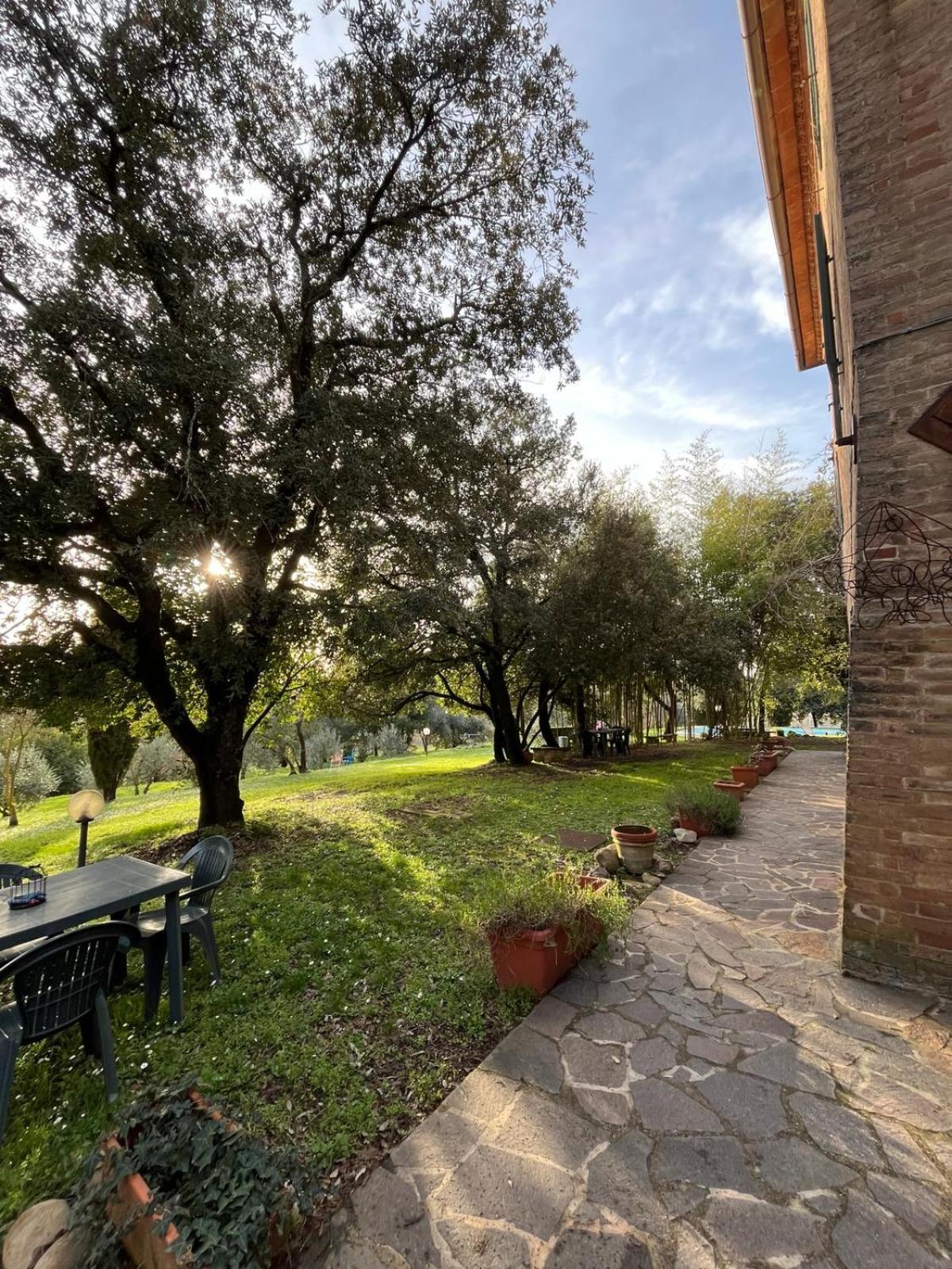 Agriturismo La Torre Di Monsindoli Сиена Экстерьер фото