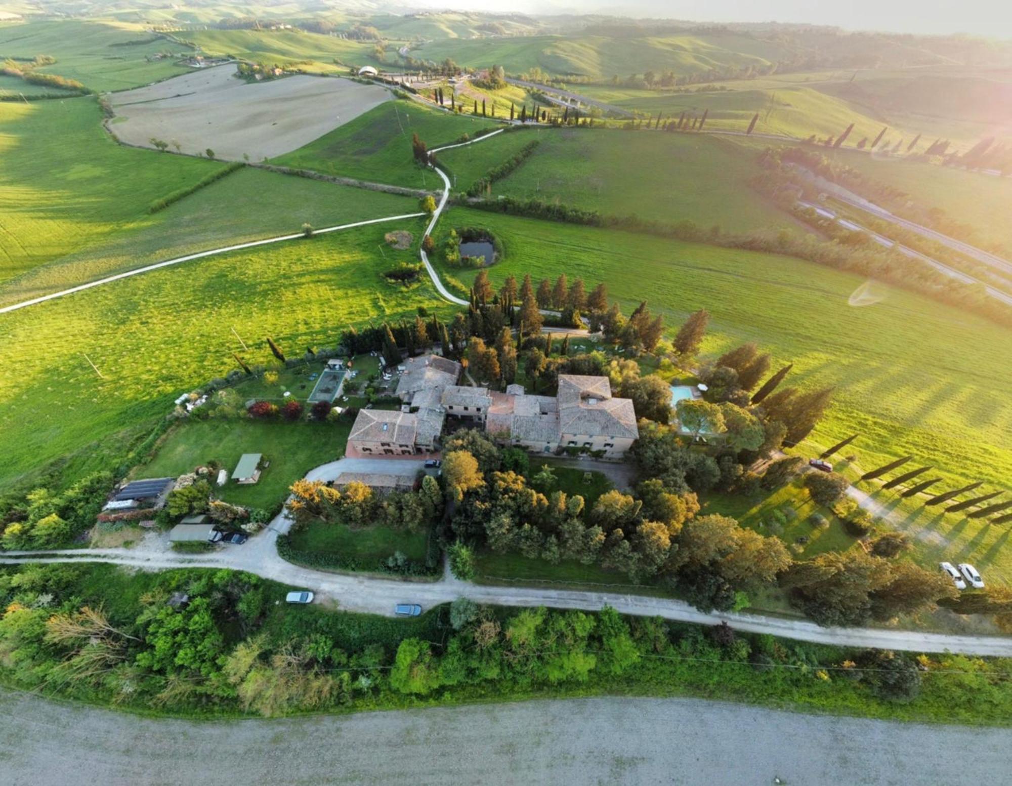 Agriturismo La Torre Di Monsindoli Сиена Экстерьер фото