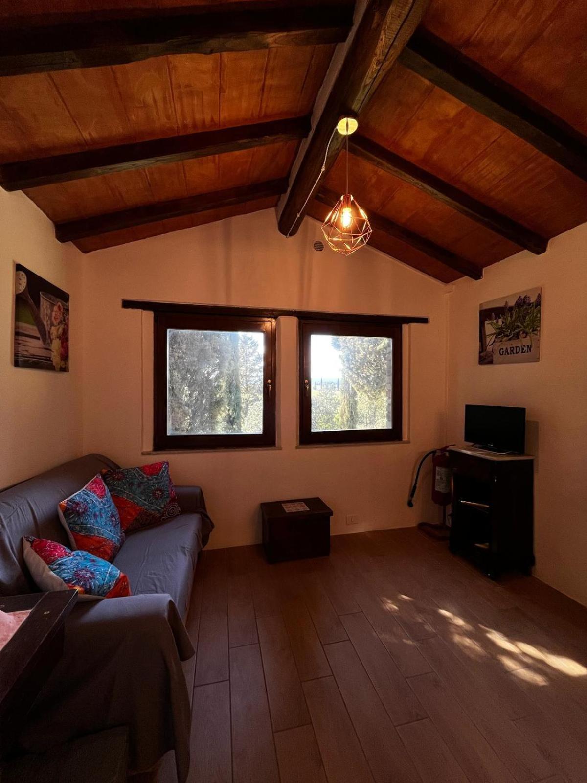 Agriturismo La Torre Di Monsindoli Сиена Экстерьер фото